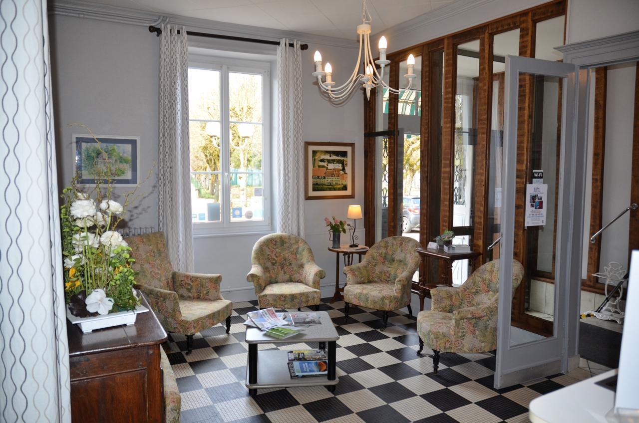 Hotel Et Studios D'Orfeuil Bourbonne-les-Bains Esterno foto