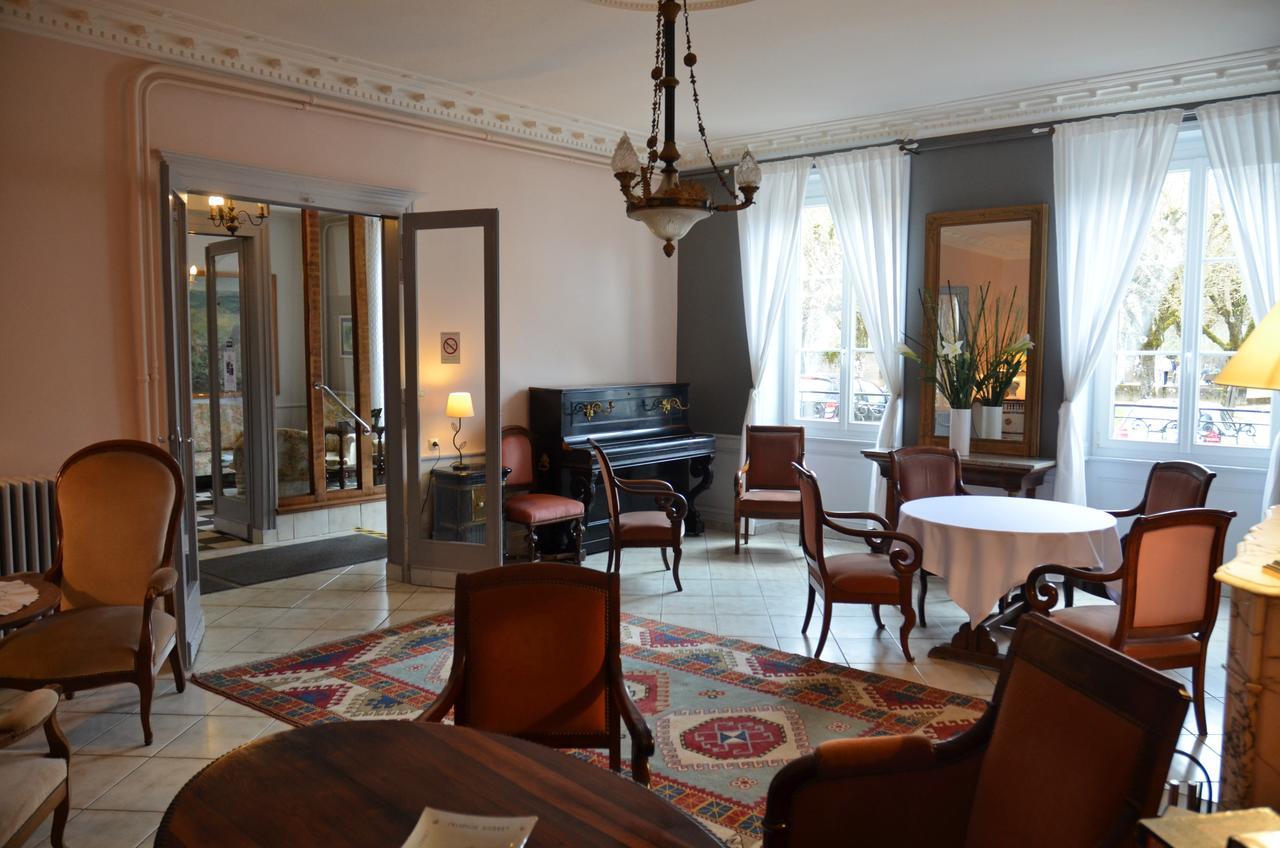 Hotel Et Studios D'Orfeuil Bourbonne-les-Bains Esterno foto